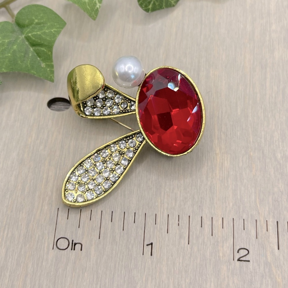 🌻 Vintage Red Rhinestone Rabbit Ear Brooches - Picture 6 of 7